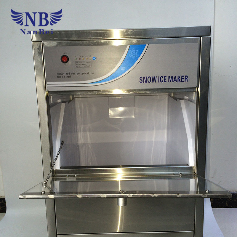 Eating Commercial Grade Ice Machine 220V / 50HZ Power Supply 88KG Weight
